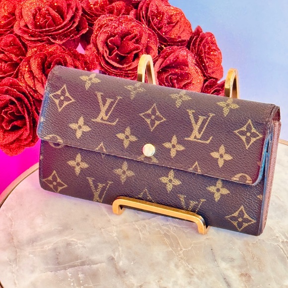 Louis Vuitton Monogram Brown Clutch - Picture 3 of 16